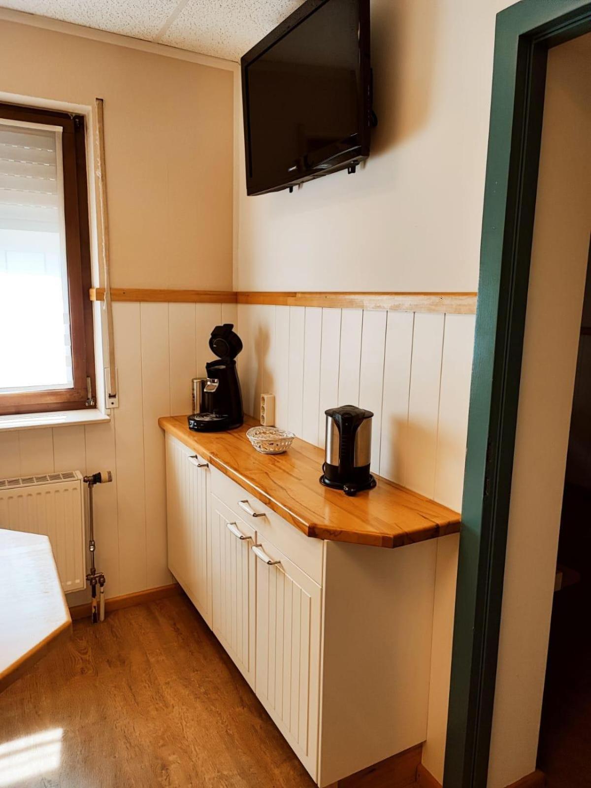 Warum Ins Hotel Некарзулм Екстериор снимка